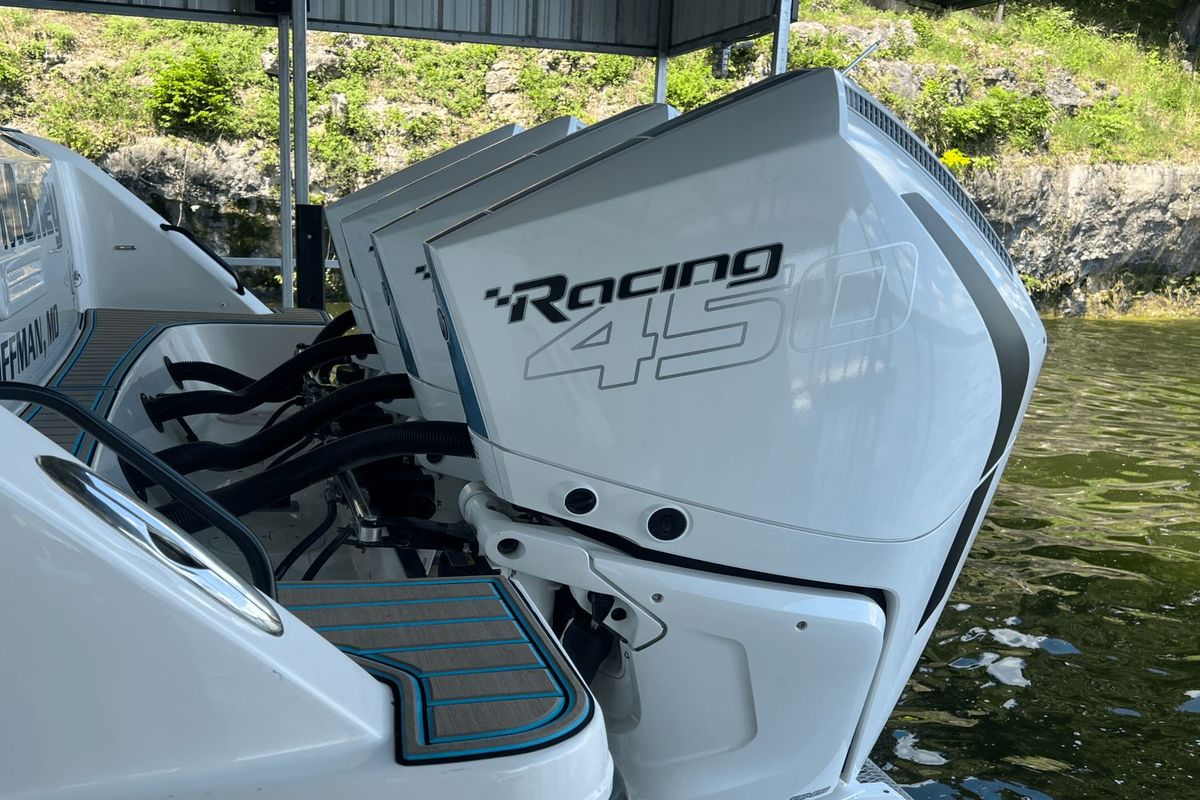 2021 Boston Whaler 42 