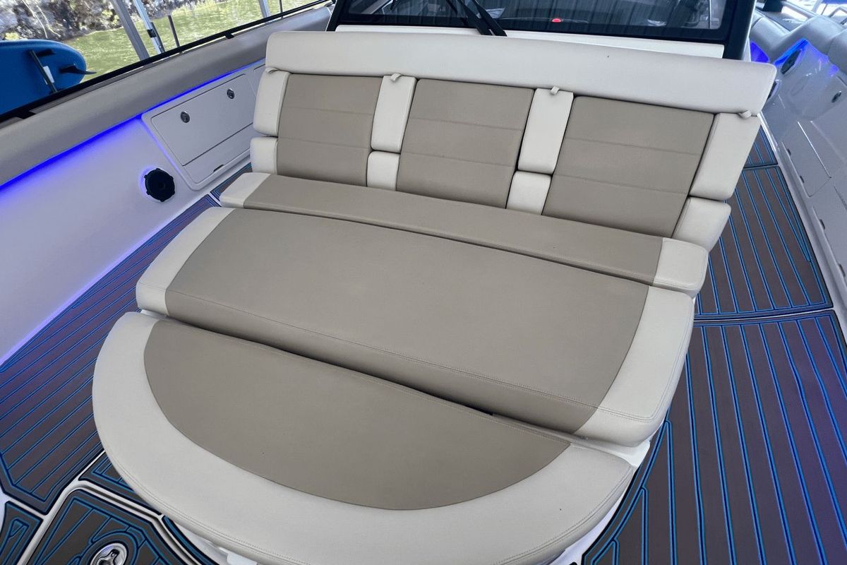 2021 Boston Whaler 42 