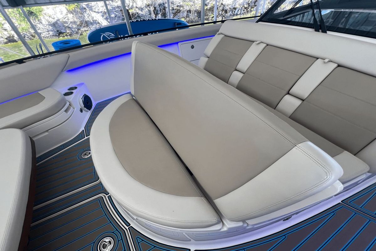 2021 Boston Whaler 42 