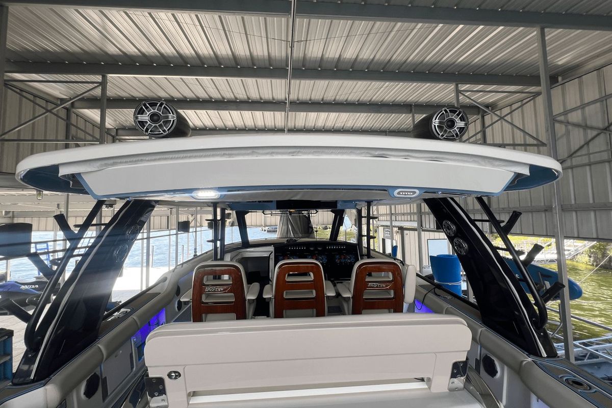 2021 Boston Whaler 42 