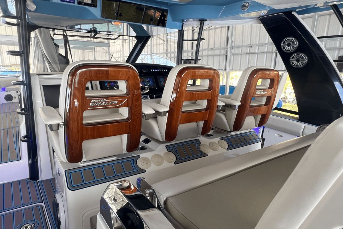 2021 Boston Whaler 42 