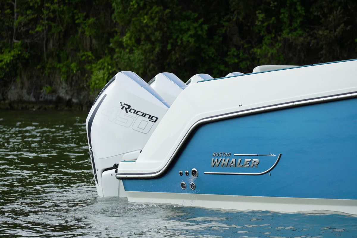 2021 Boston Whaler 42 