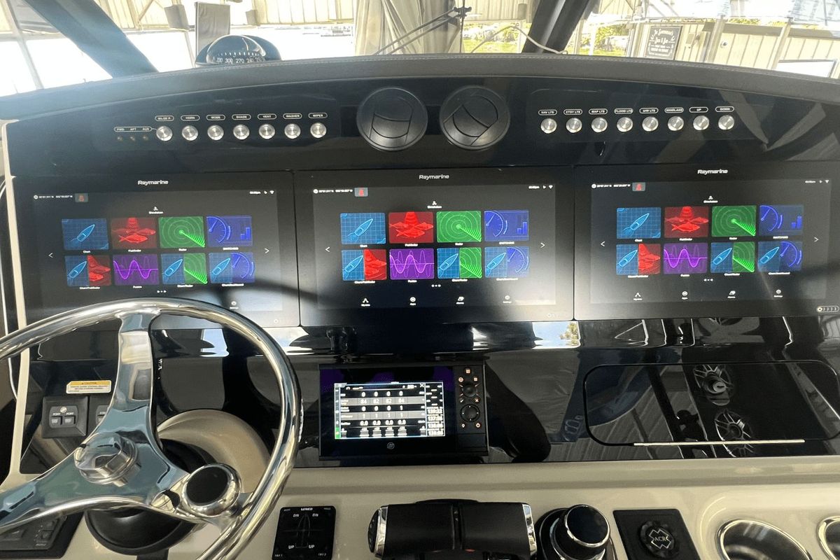2021 Boston Whaler 42 