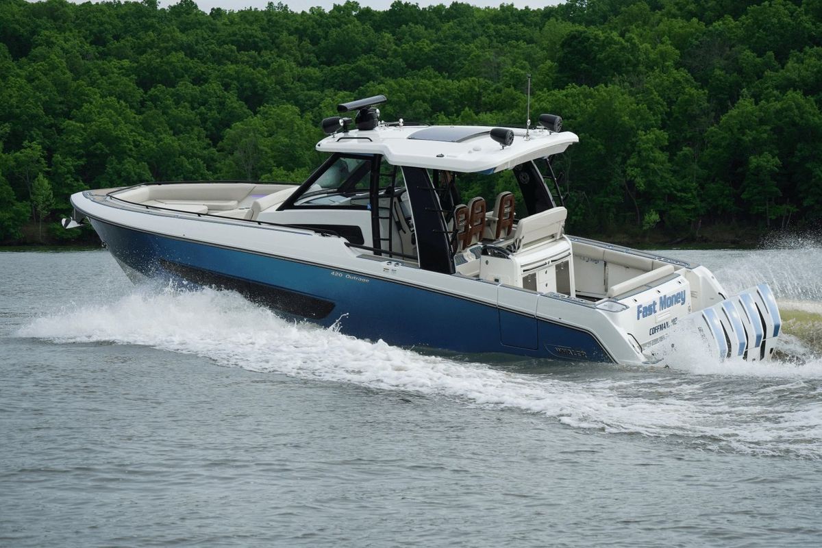 2021 Boston Whaler 42 