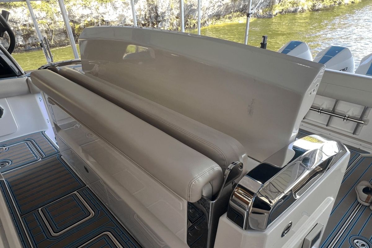 2021 Boston Whaler 42 