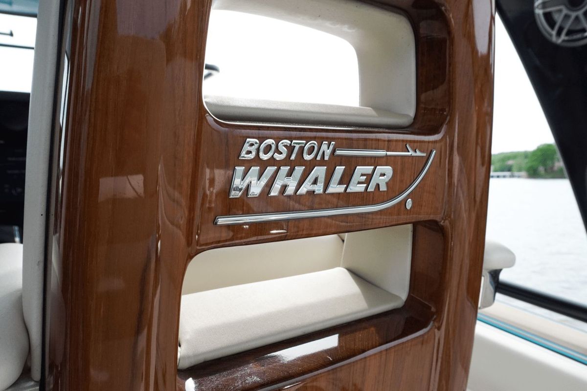 2021 Boston Whaler 42 