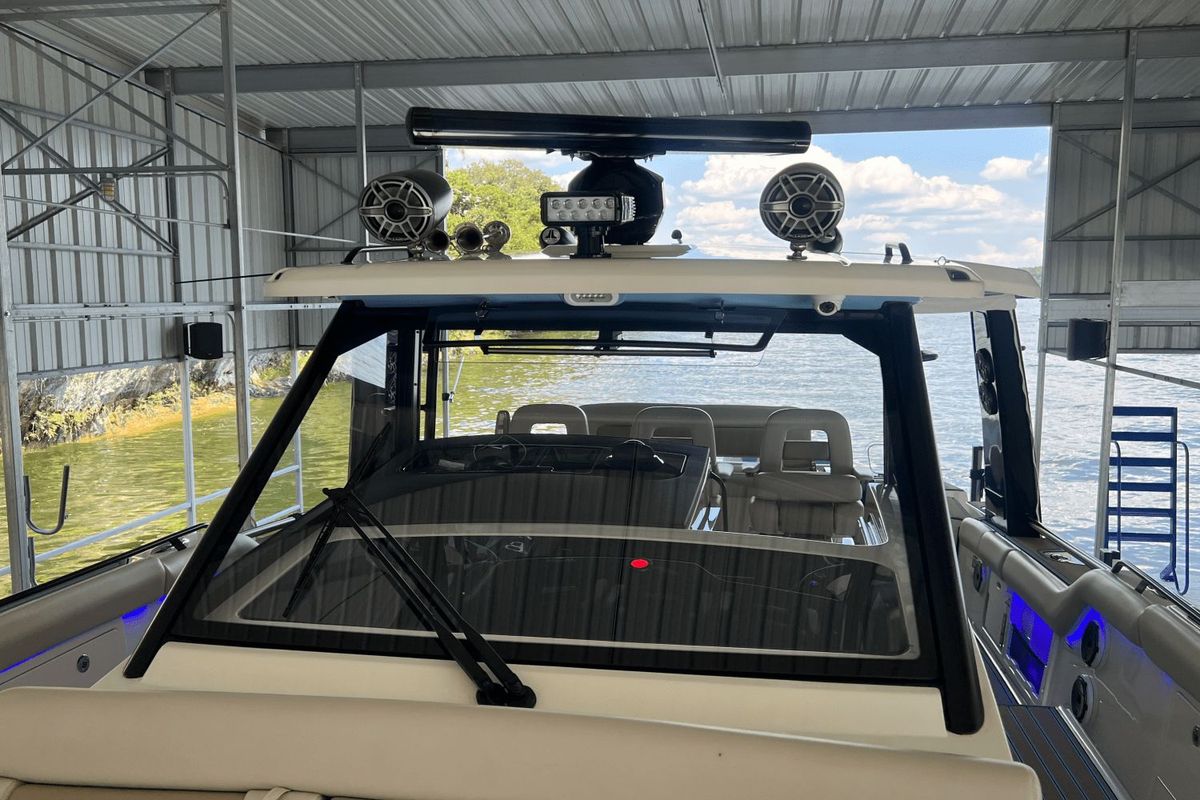 2021 Boston Whaler 42 