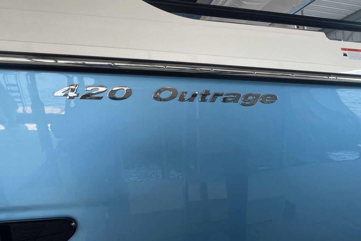 2021 Boston Whaler 42 