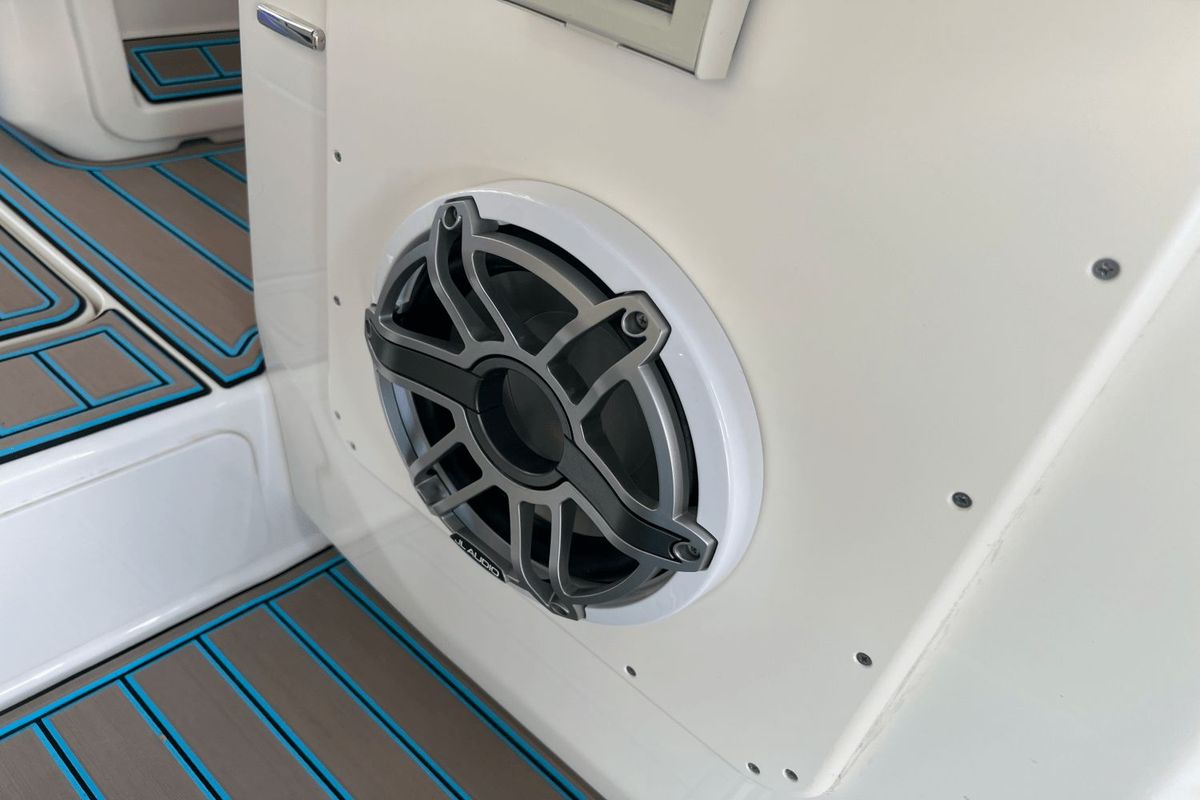 2021 Boston Whaler 42 