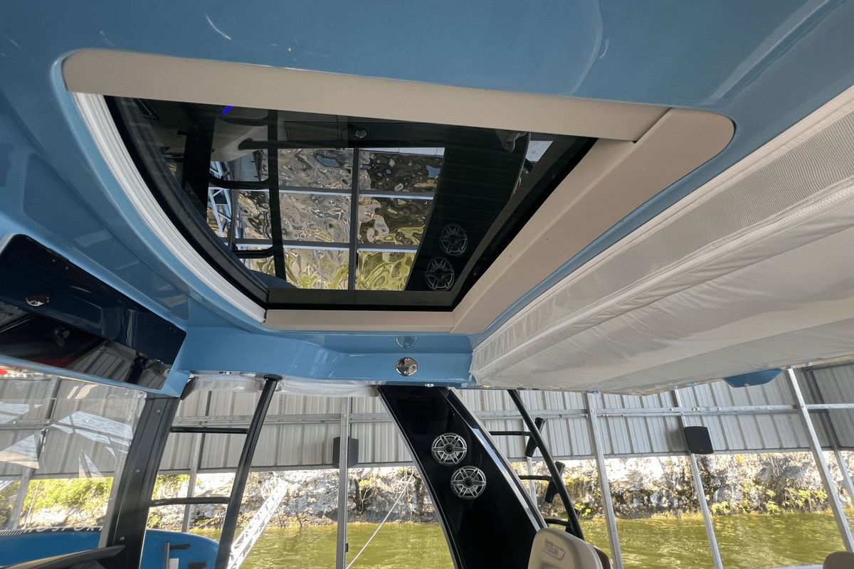 2021 Boston Whaler 42 