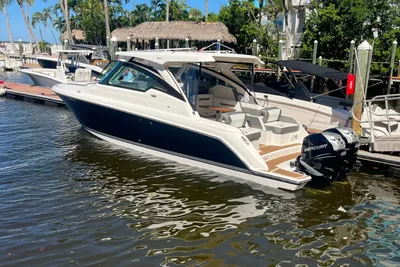 Tiara Yachts 34 LX