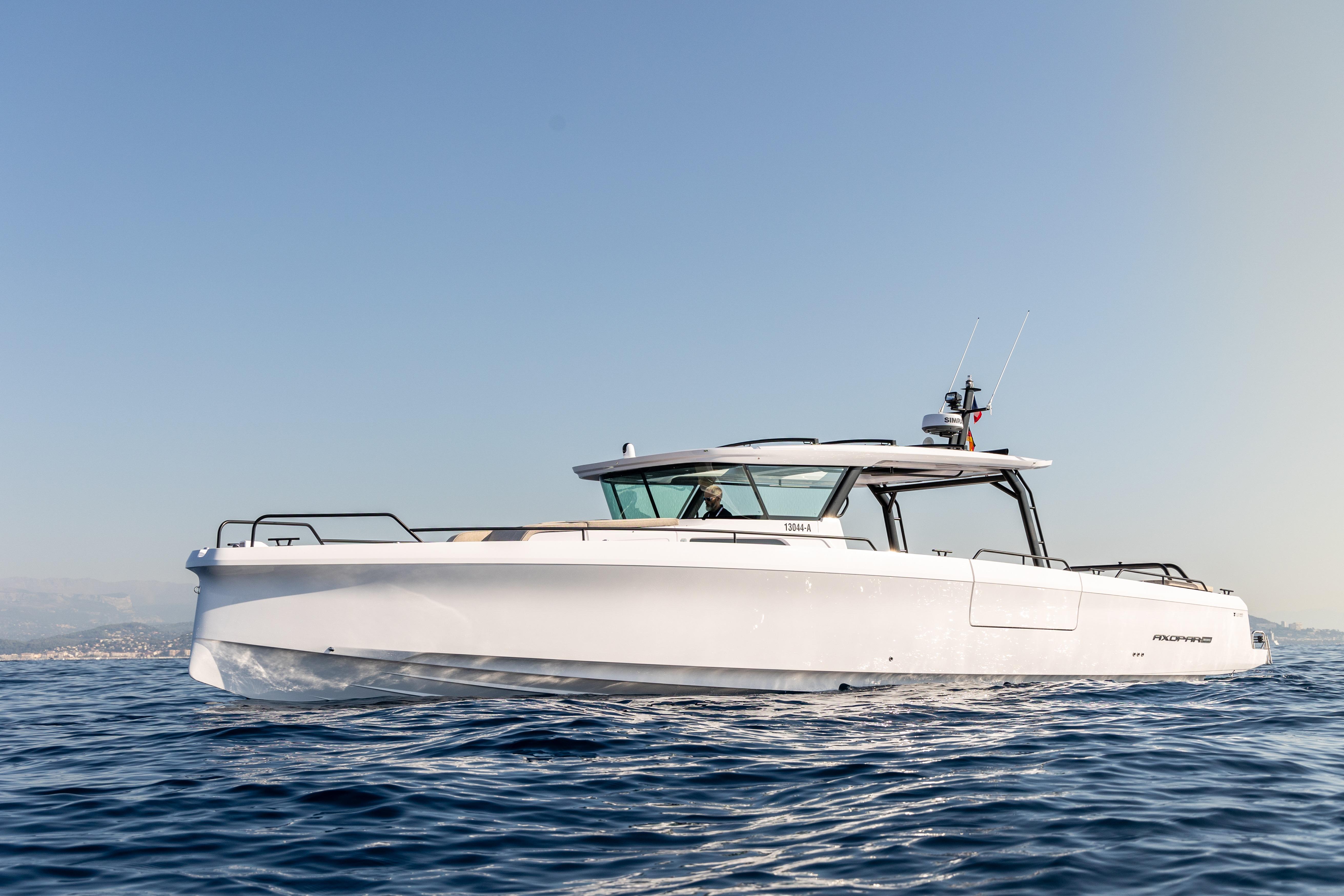 2026 Axopar 45 Cross Top