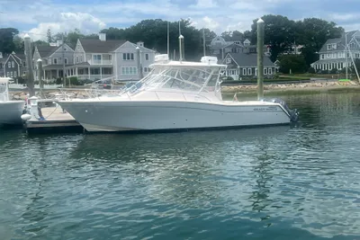 Grady-White Express 330