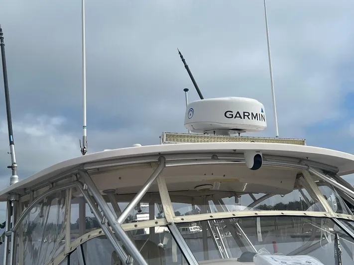  Yacht Photos Pics 2007 Grady-White Express 330 boat with Garmin radar on top.