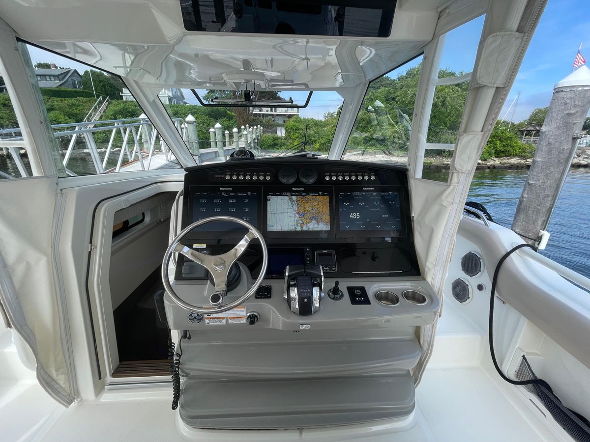 2017 Boston Whaler 42 