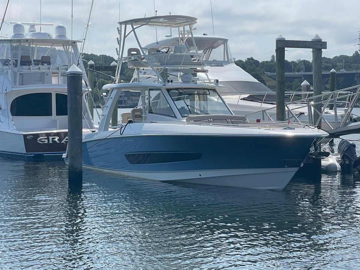 2017 Boston Whaler 42 