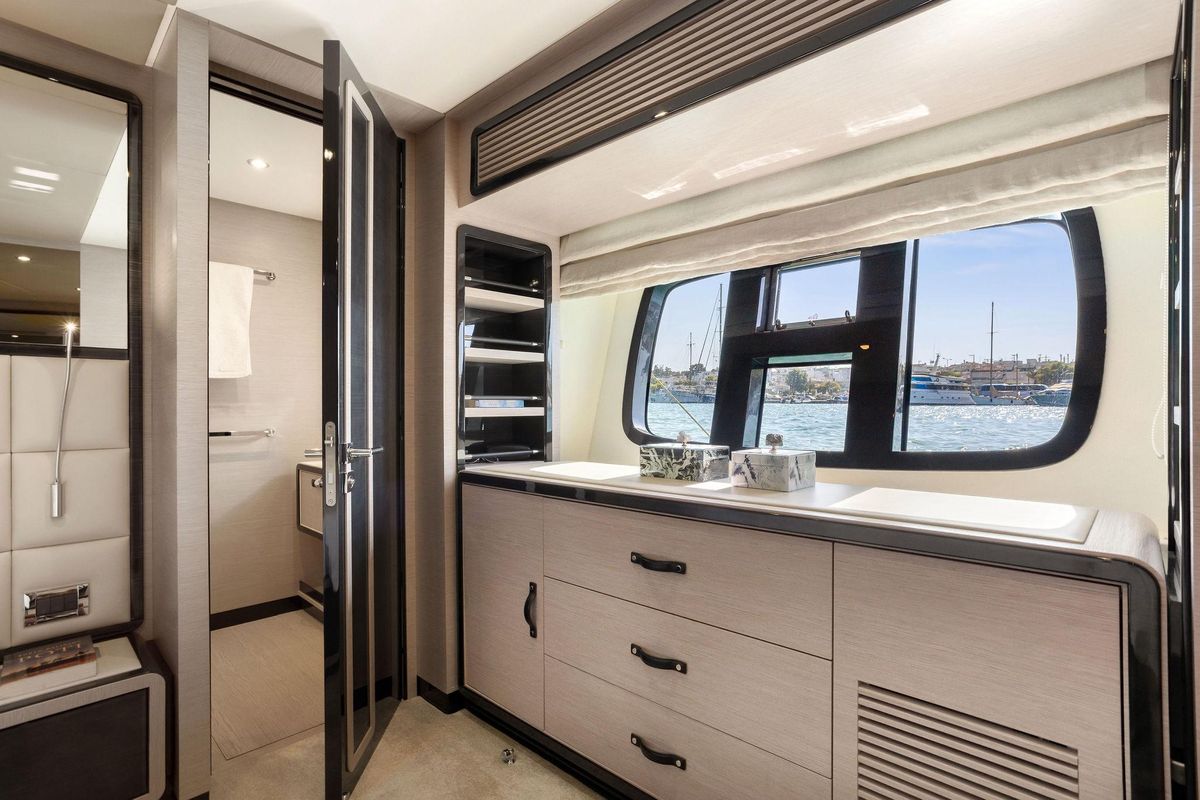 2016 Azimut 80 