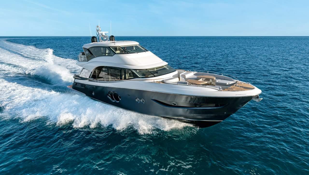 2022 Monte Carlo Yachts MCY 76 Skylounge