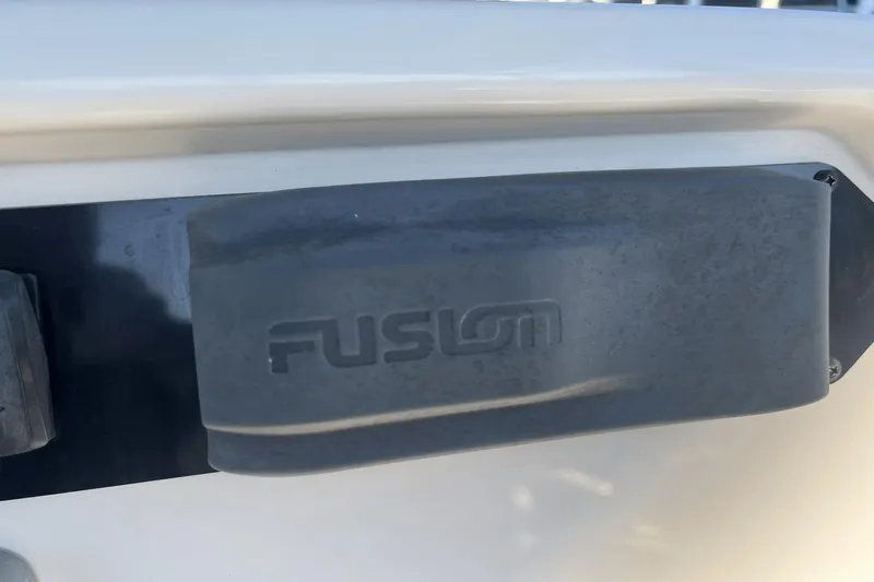 2017 Sailfish 270 Cc Yacht Photos Pics 