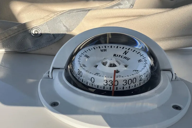 2017 Sailfish 270 Cc Yacht Photos Pics 