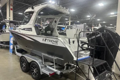 Extreme Boats 646 Walk Around