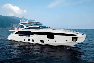 Azimut Grande 32M