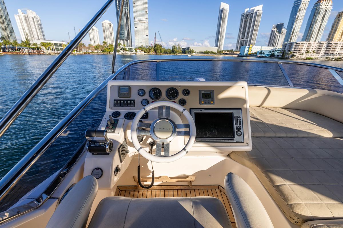 2012 Azimut 53 