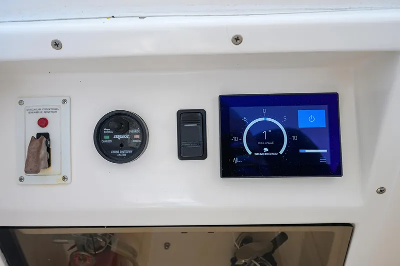 Daybreak Yacht Photos Pics Cabo 35 Daybreak - Exterior Helm