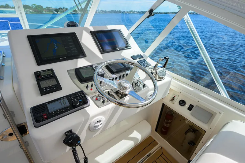 Daybreak Yacht Photos Pics Cabo 35 Daybreak - Exterior Helm