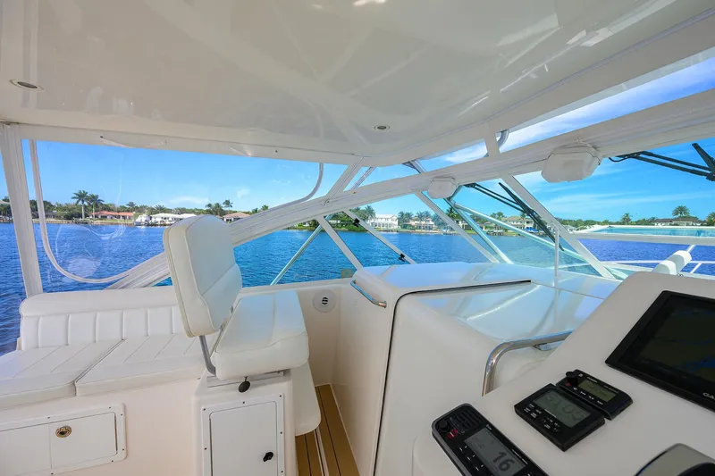 Daybreak Yacht Photos Pics Cabo 35 Daybreak - Exterior Helm