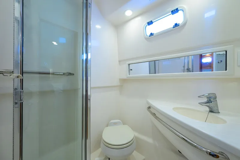 Daybreak Yacht Photos Pics Cabo 35 Daybreak - Interior Cabin