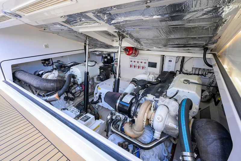Daybreak Yacht Photos Pics Cabo 35 Daybreak - Engine Room