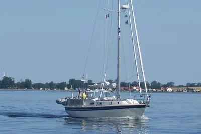 1983 Westerly 33 Discus