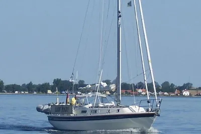 1983 Westerly 33 Discus