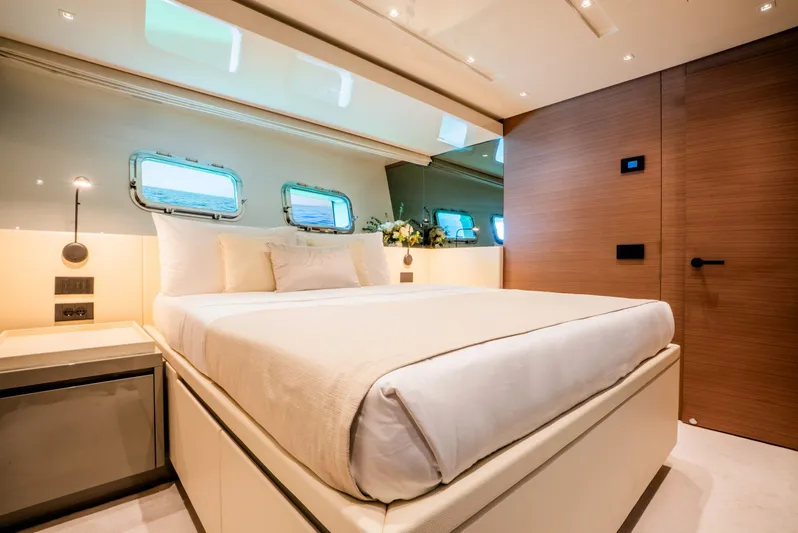 Sl86 Yacht Photos Pics 