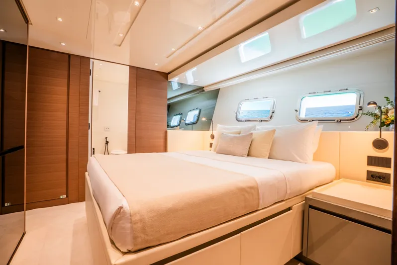 Sl86 Yacht Photos Pics 