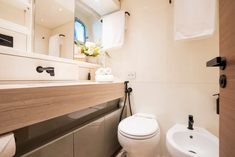 Sl86 Yacht Photos Pics 