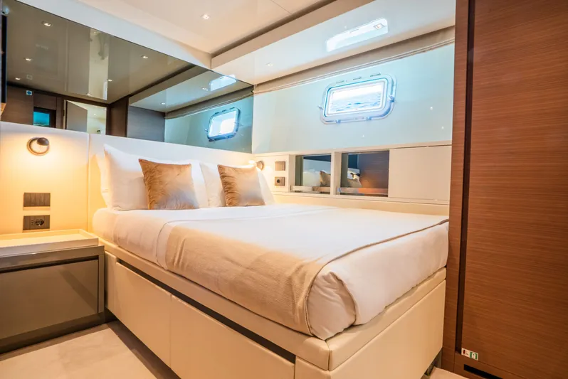 Sl86 Yacht Photos Pics 