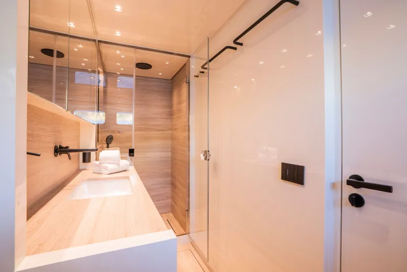 Sl86 Yacht Photos Pics 