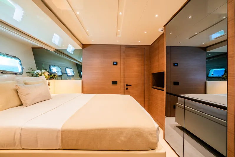 Sl86 Yacht Photos Pics 