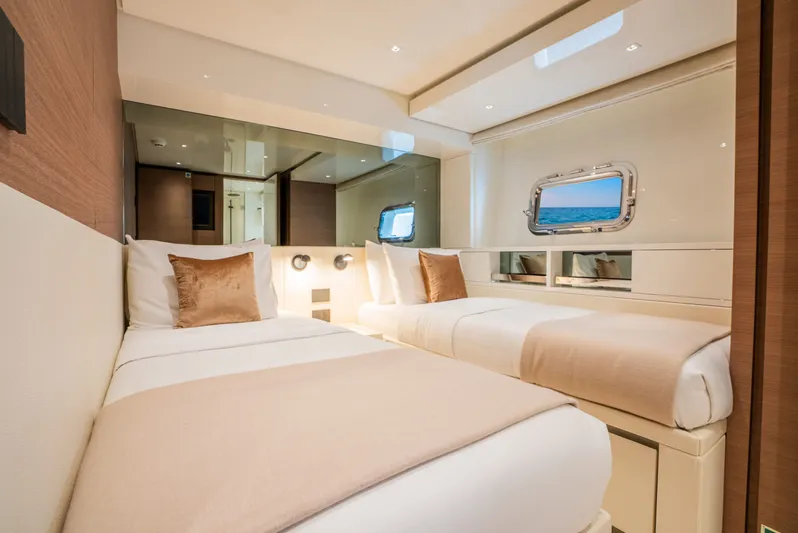 Sl86 Yacht Photos Pics 