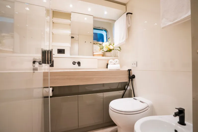 Sl86 Yacht Photos Pics 