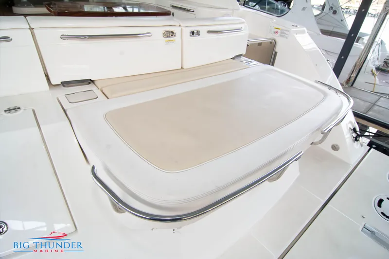  Yacht Photos Pics 2013 Sea Ray 540 Sundancer swim platform with storage compartments.