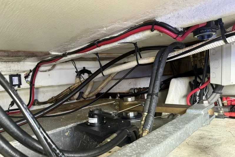  Yacht Photos Pics Engine compartment wiring of 2000 Royal Pacific 476 Sport Cruiser boat.