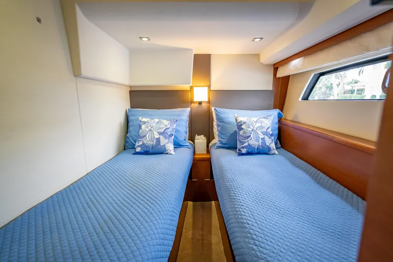 Miss Zoe Yacht Photos Pics 