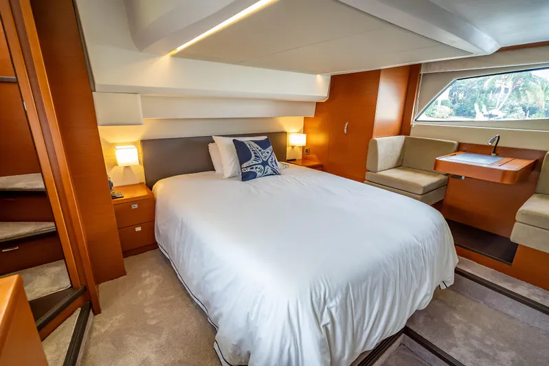 Miss Zoe Yacht Photos Pics Luxurious 2014 Prestige 500 Fly yacht bedroom with modern design and cozy ambiance.