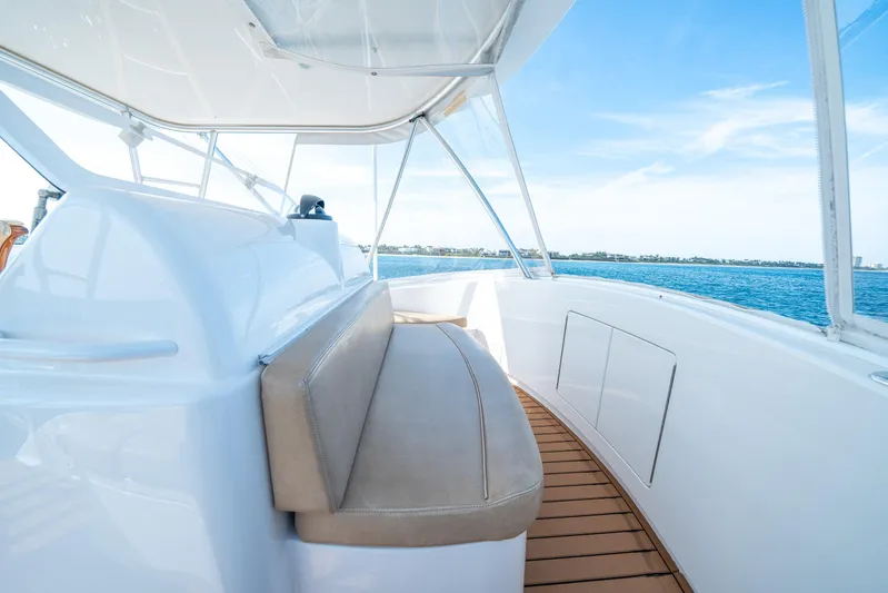 Ring Game Yacht Photos Pics 2008 Viking 42 Convertible yacht interior with ocean view and sleek seating.