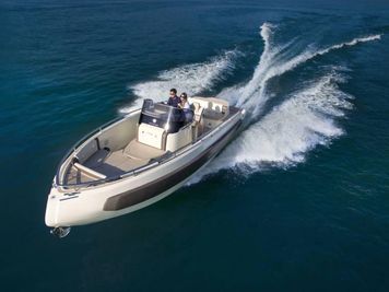 2023 Invictus 280 TT