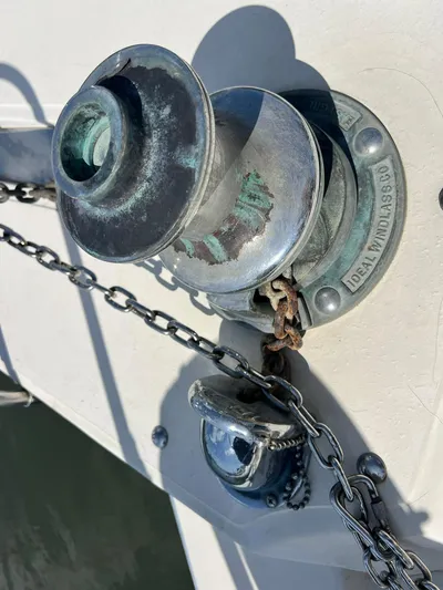 Arvo Arrow Yacht Photos Pics 1985 Chris-Craft 460 Constellation boat winch and chain detail.