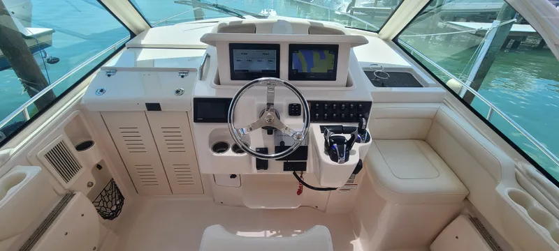  Yacht Photos Pics 2021 GRADY-WHITE 330 EXPRESS - Image 19